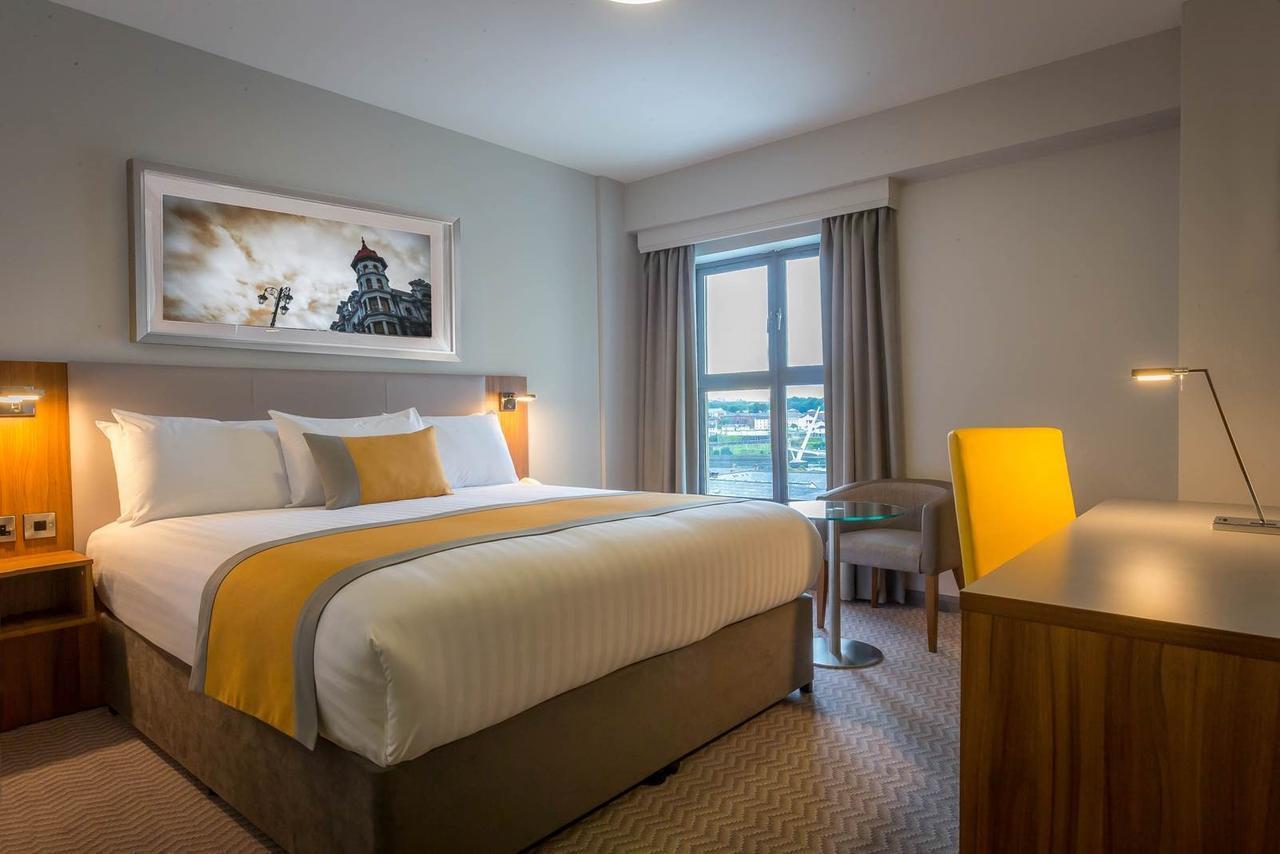 Maldron Hotel & Leisure Centre Limerick Junction מראה חיצוני תמונה