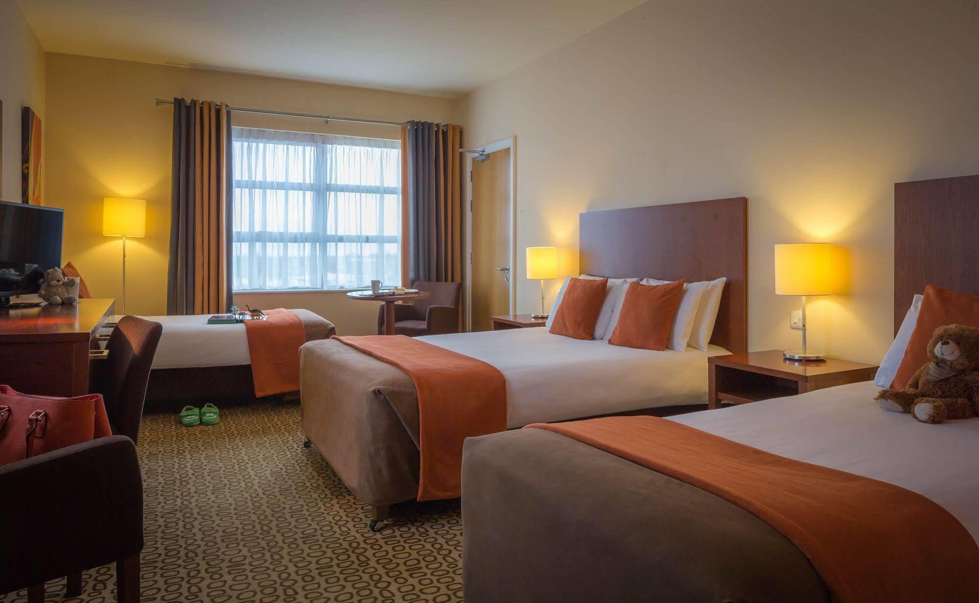Maldron Hotel & Leisure Centre Limerick Junction מראה חיצוני תמונה