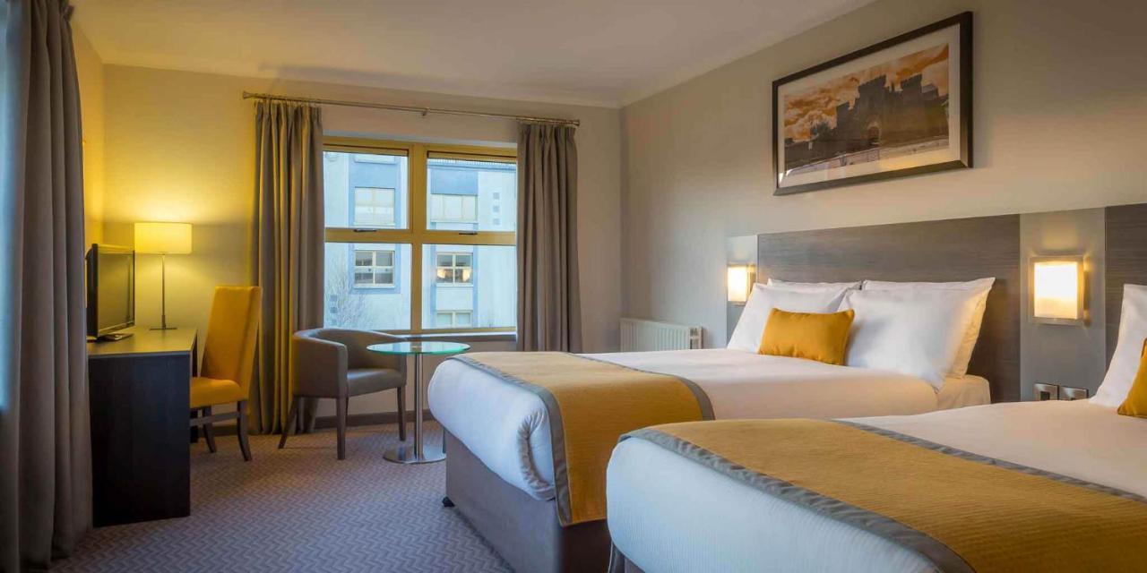 Maldron Hotel & Leisure Centre Limerick Junction מראה חיצוני תמונה