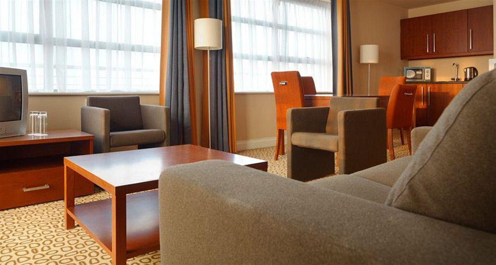Maldron Hotel & Leisure Centre Limerick Junction חדר תמונה